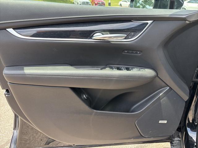 Photo of 2022 Stellar Black Metallic Cadillac XT5