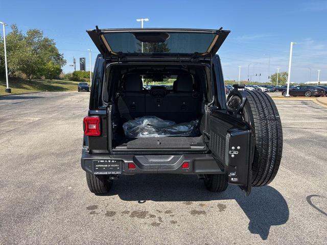Photo of 2024 Black Clearcoat Jeep Wrangler