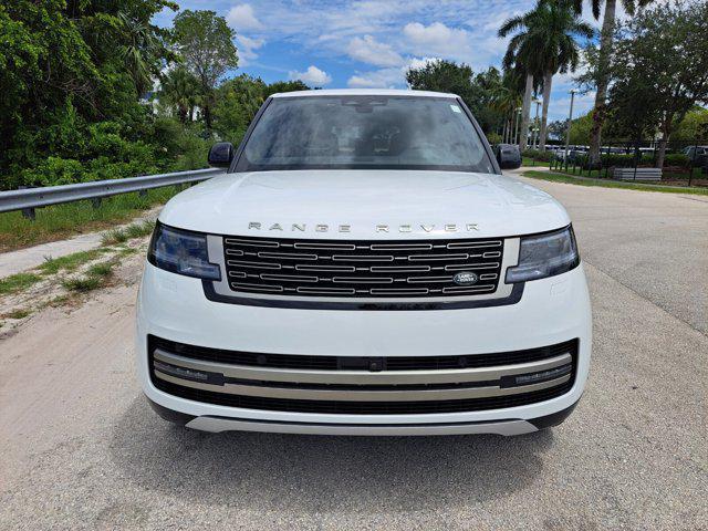 Photo of 2025 Fuji White Land Rover Range Rover