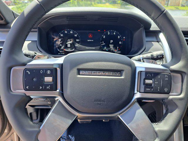 Photo of 2025 Lantau Bronze Metallic Land Rover Discovery