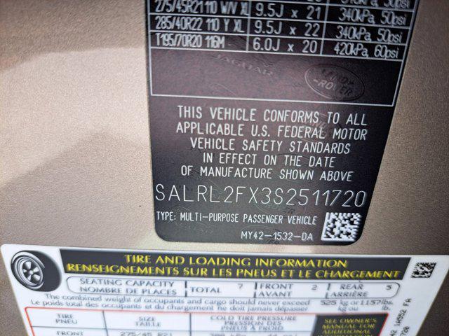 Photo of 2025 Lantau Bronze Metallic Land Rover Discovery
