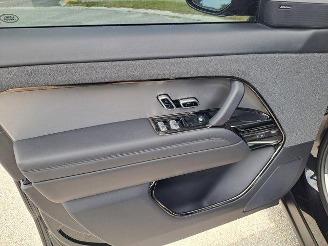Photo of 2023 Santorini Black Metallic Land Rover Range Rover Sport