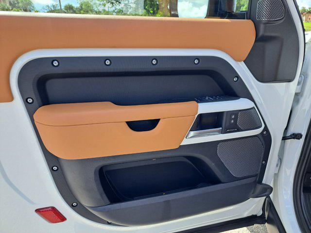 Photo of 2024 Fuji White Land Rover Defender
