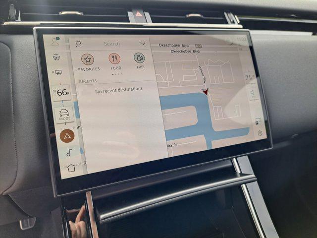 Photo of 2025 Charente Grey Premium Metallic Land Rover Range Rover Velar