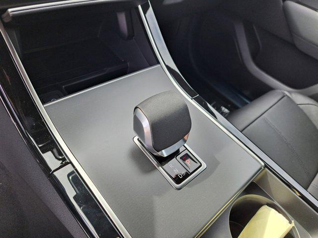Photo of 2025 Charente Grey Premium Metallic Land Rover Range Rover Velar