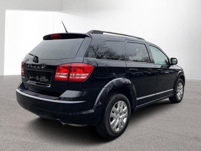 Photo of 2018 Pitch Black Clearcoat Dodge Journey