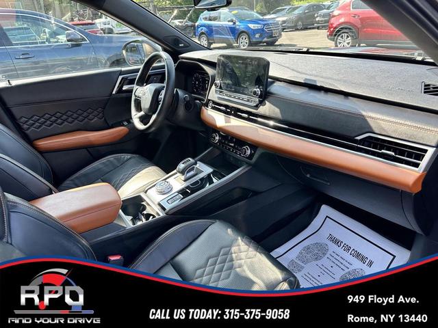 Photo of 2022 Deep Bronze Metallic Mitsubishi Outlander