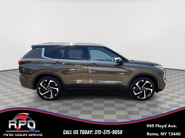 Photo of 2022 Deep Bronze Metallic Mitsubishi Outlander