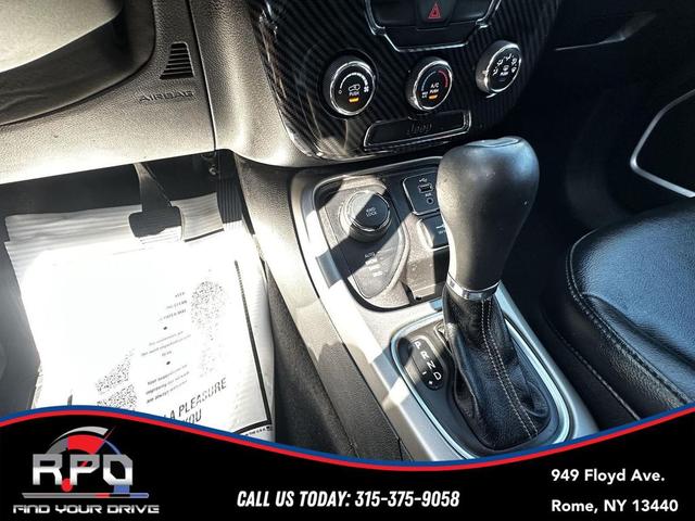 Photo of 2017 Laser Blue Pearlcoat Jeep New Compass
