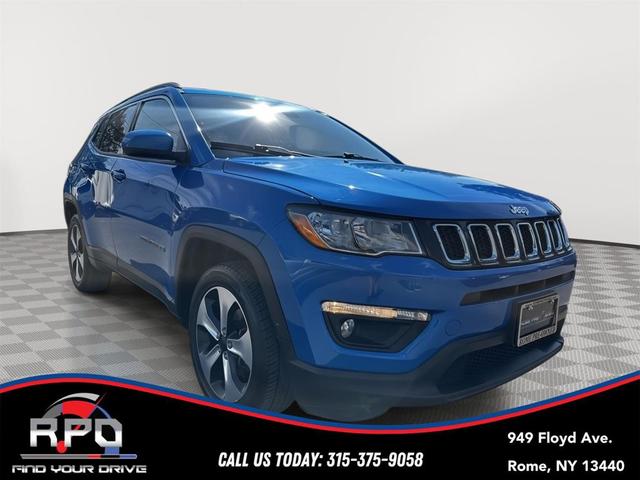 Photo of 2017 Laser Blue Pearlcoat Jeep New Compass