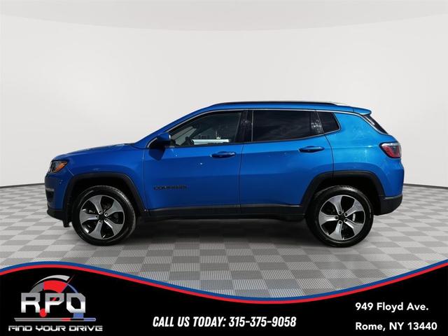 Photo of 2017 Laser Blue Pearlcoat Jeep New Compass