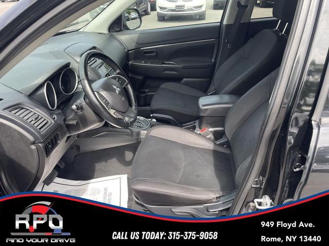 Photo of 2015 Labrador Black Pearl Mitsubishi Outlander Sport