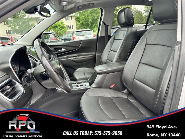 Photo of 2021 Silver Ice Metallic Chevrolet Equinox