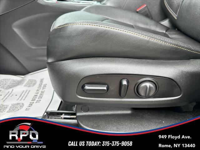 Photo of 2021 Silver Ice Metallic Chevrolet Equinox