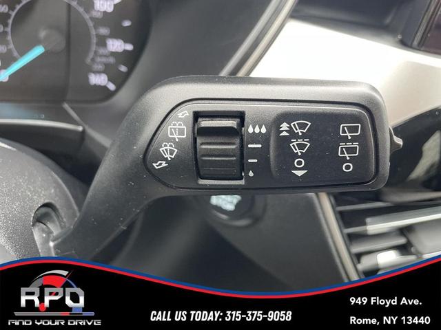 Photo of 2020 AGATE BLACK METALLIC Ford Escape