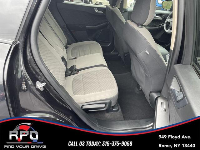 Photo of 2020 AGATE BLACK METALLIC Ford Escape