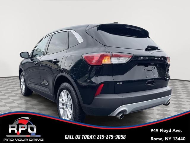 Photo of 2020 AGATE BLACK METALLIC Ford Escape