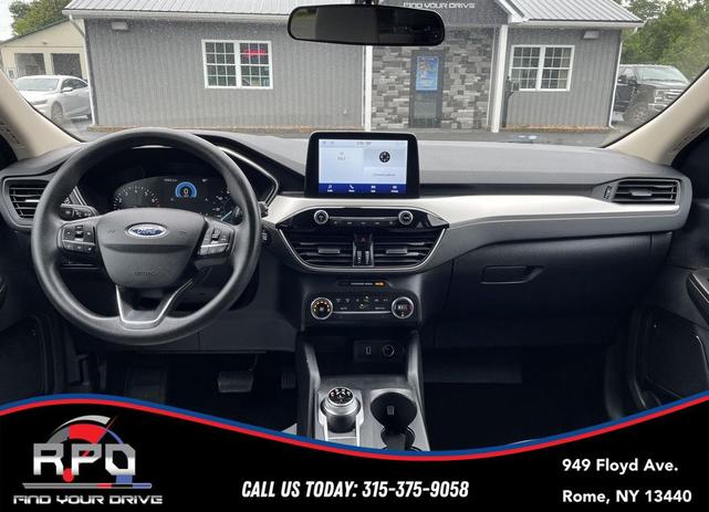 Photo of 2020 AGATE BLACK METALLIC Ford Escape