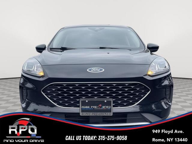 Photo of 2020 AGATE BLACK METALLIC Ford Escape