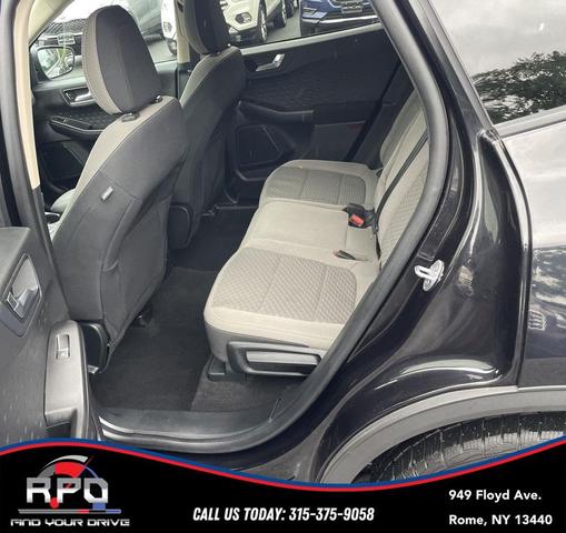Photo of 2020 AGATE BLACK METALLIC Ford Escape