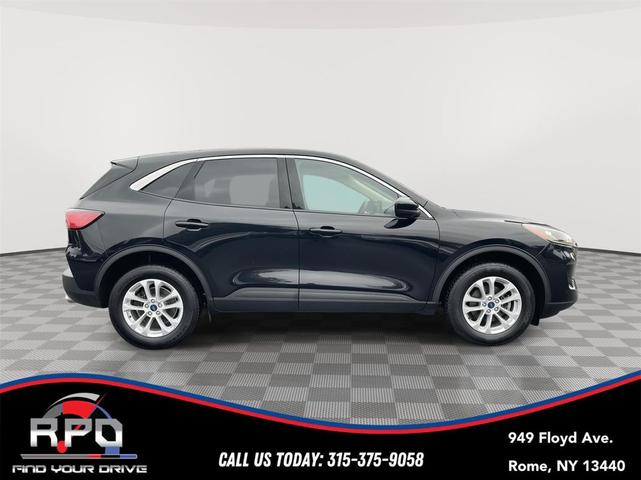 Photo of 2020 AGATE BLACK METALLIC Ford Escape