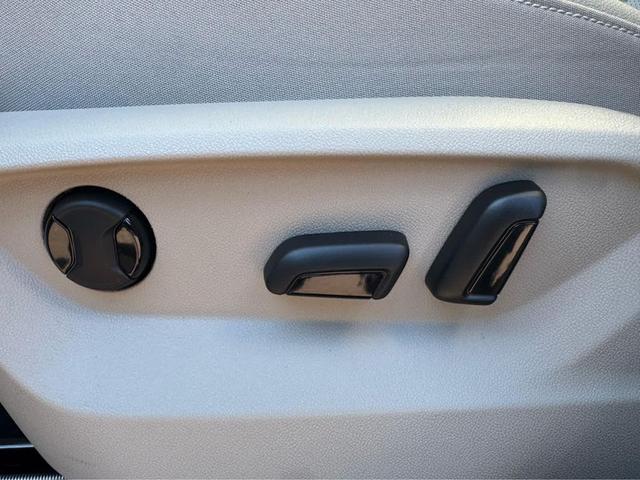Photo of 2026 Silver Mist Metallic Volkswagen Atlas