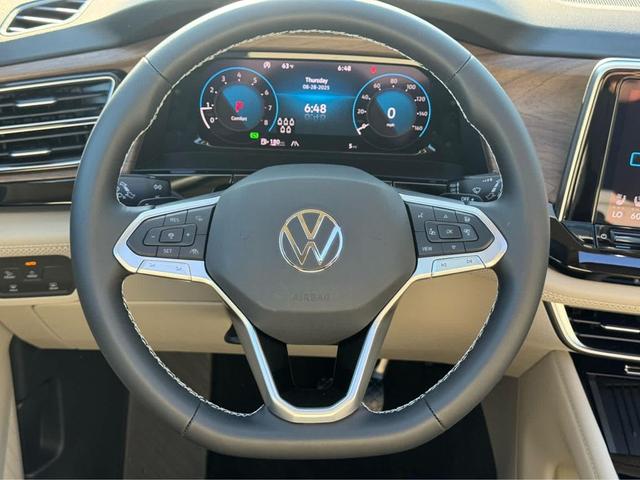 Photo of 2026 Silver Mist Metallic Volkswagen Atlas