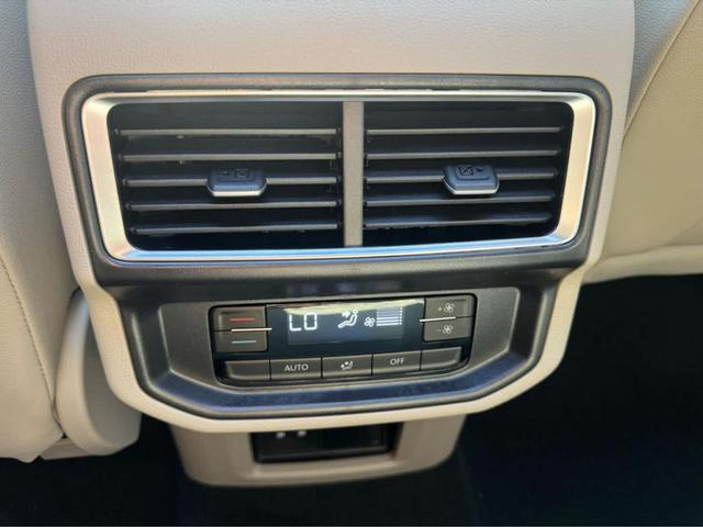Photo of 2026 Silver Mist Metallic Volkswagen Atlas