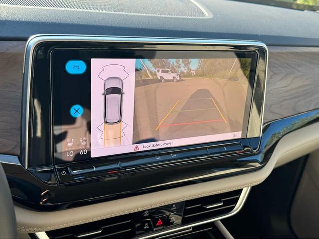Photo of 2026 Silver Mist Metallic Volkswagen Atlas