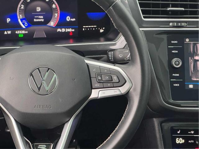 Photo of 2023 Platinum Gray Metallic Volkswagen Tiguan