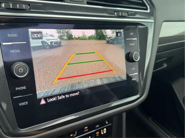 Photo of 2023 Platinum Gray Metallic Volkswagen Tiguan