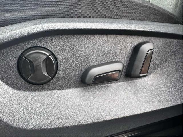Photo of 2023 Platinum Gray Metallic Volkswagen Tiguan