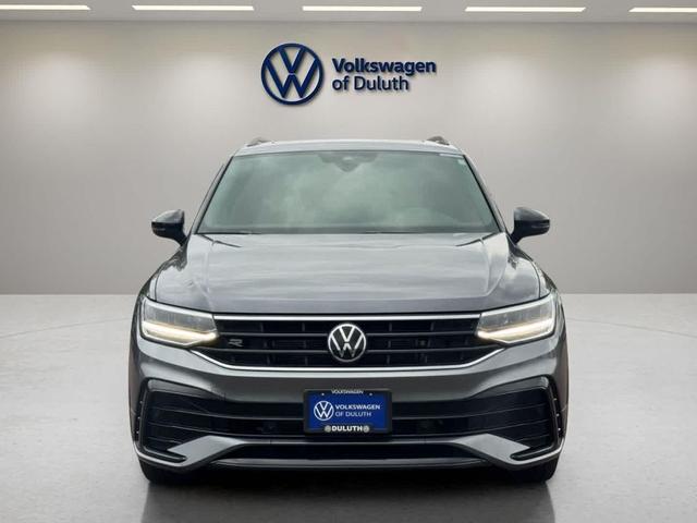 Photo of 2023 Platinum Gray Metallic Volkswagen Tiguan