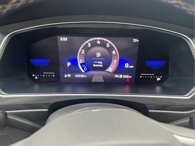 Photo of 2023 Platinum Gray Metallic Volkswagen Tiguan