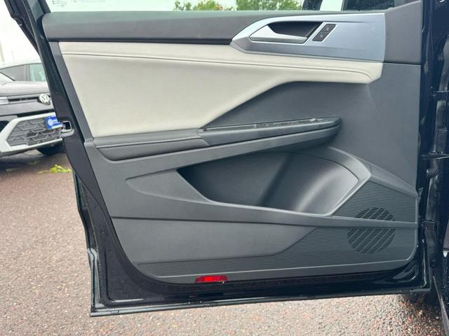 Photo of 2025 Deep Black Pearl Volkswagen Taos