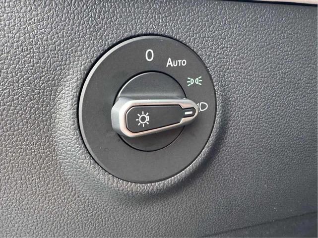 Photo of 2025 Deep Black Pearl Volkswagen Taos