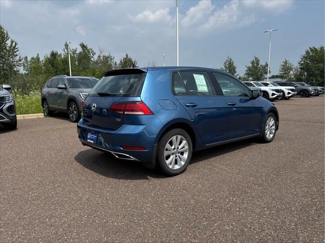 Photo of 2018 Silk Blue Metallic Volkswagen Golf