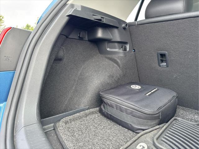 Photo of 2018 Silk Blue Metallic Volkswagen Golf