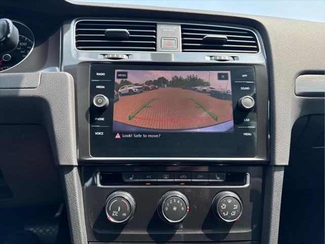 Photo of 2018 Silk Blue Metallic Volkswagen Golf