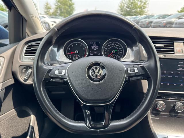 Photo of 2018 Silk Blue Metallic Volkswagen Golf