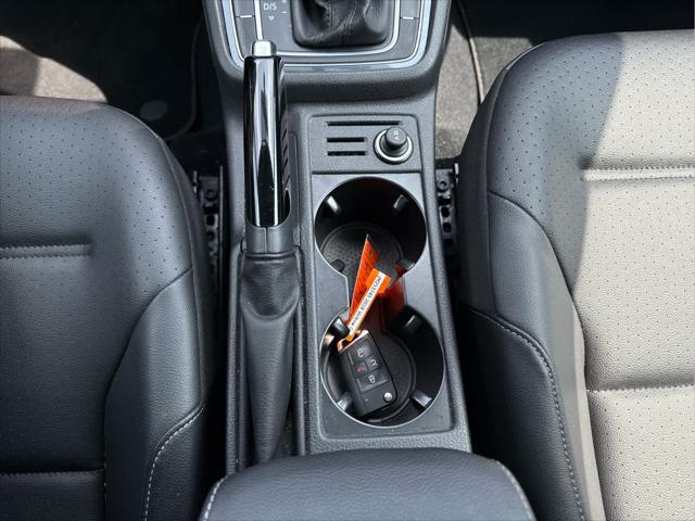 Photo of 2018 Silk Blue Metallic Volkswagen Golf
