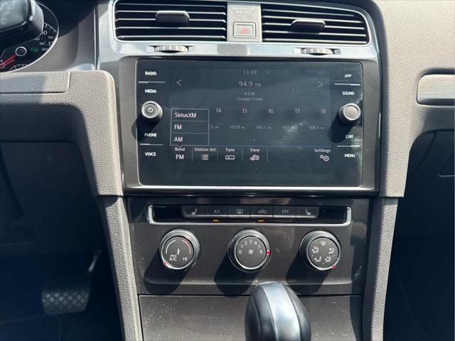 Photo of 2018 Silk Blue Metallic Volkswagen Golf
