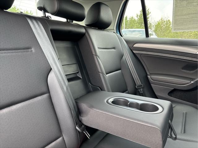 Photo of 2018 Silk Blue Metallic Volkswagen Golf