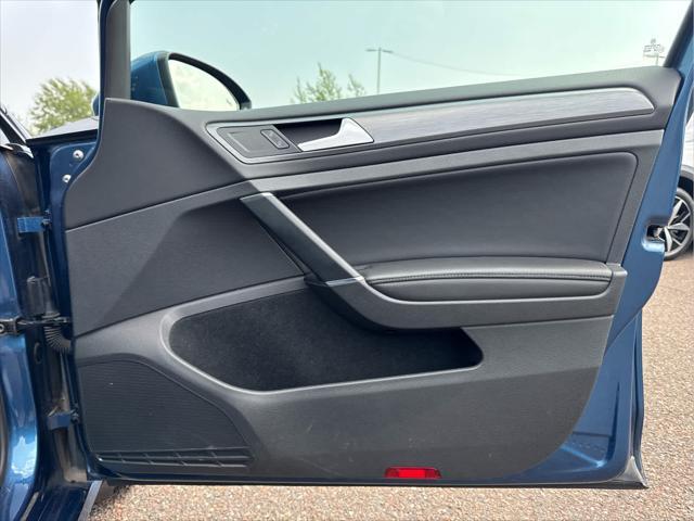 Photo of 2018 Silk Blue Metallic Volkswagen Golf