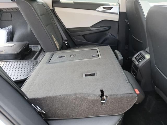 Photo of 2025 Pure White Volkswagen Taos