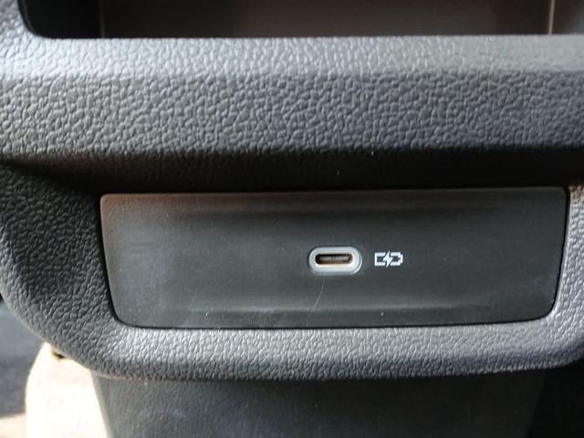Photo of 2025 Pure White Volkswagen Taos