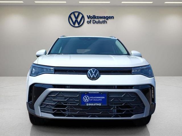 Photo of 2025 Pure White Volkswagen Taos