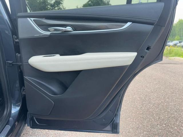 Photo of 2021 GRAY Cadillac XT6