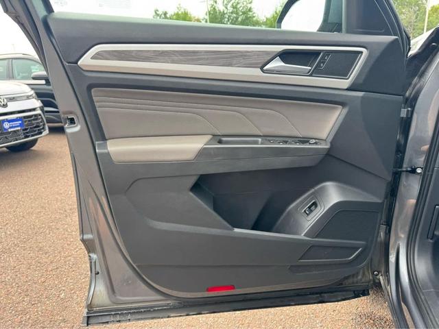 Photo of 2023 Platinum Gray Metallic Volkswagen Atlas Cross Sport