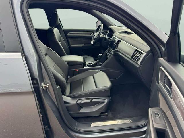 Photo of 2023 Platinum Gray Metallic Volkswagen Atlas Cross Sport